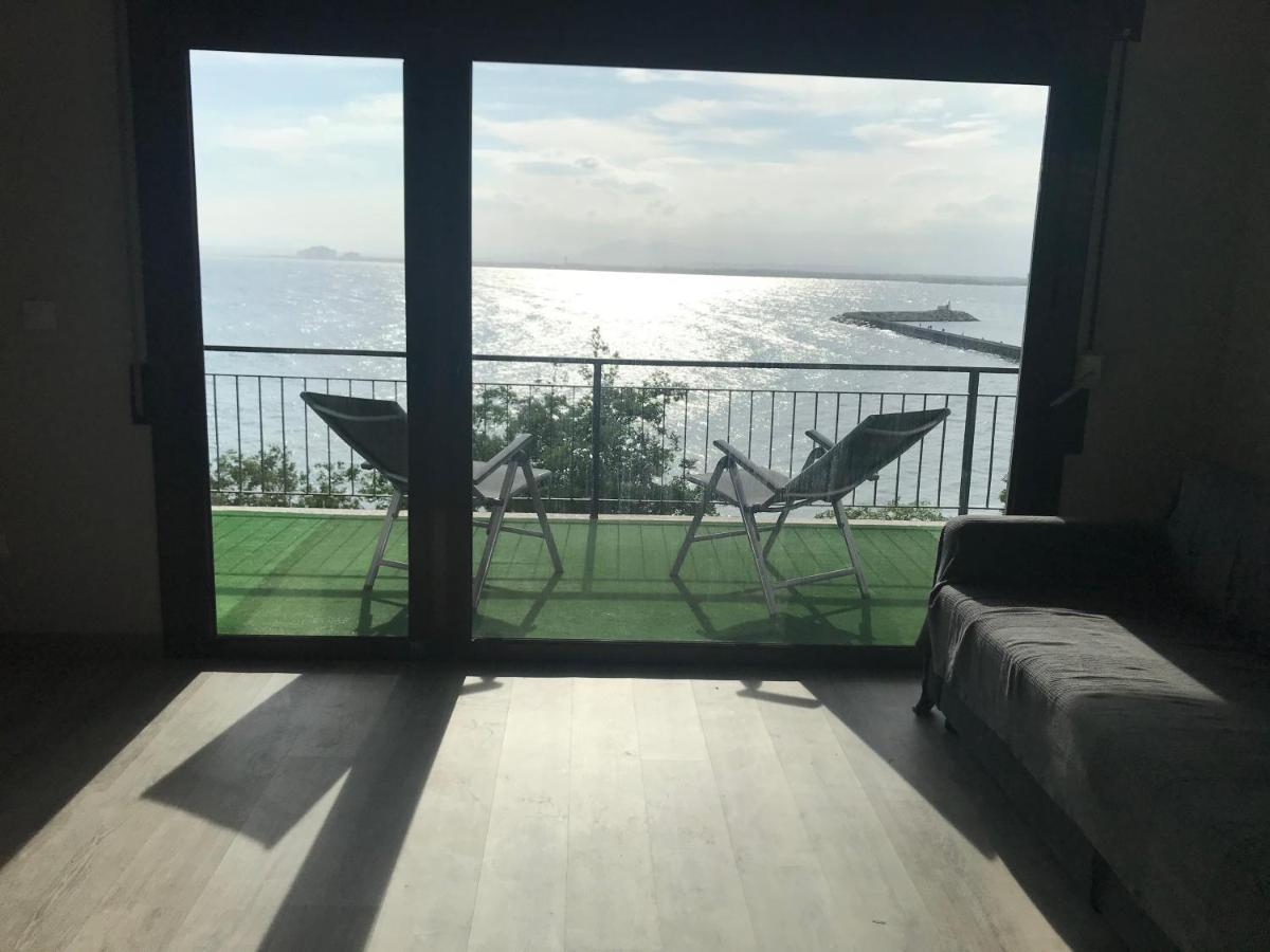Far Bay Apartman Roses Kültér fotó