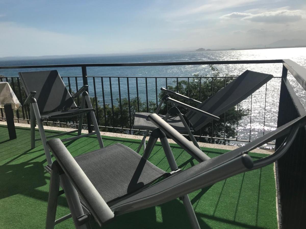 Far Bay Apartman Roses Kültér fotó