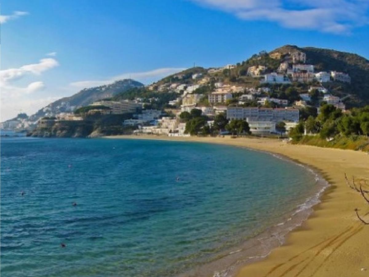 Far Bay Apartman Roses Kültér fotó